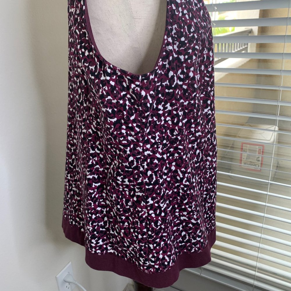 Chico's Weekend Active Wear Burgundy Abstract Zip - Picture 3 of 8